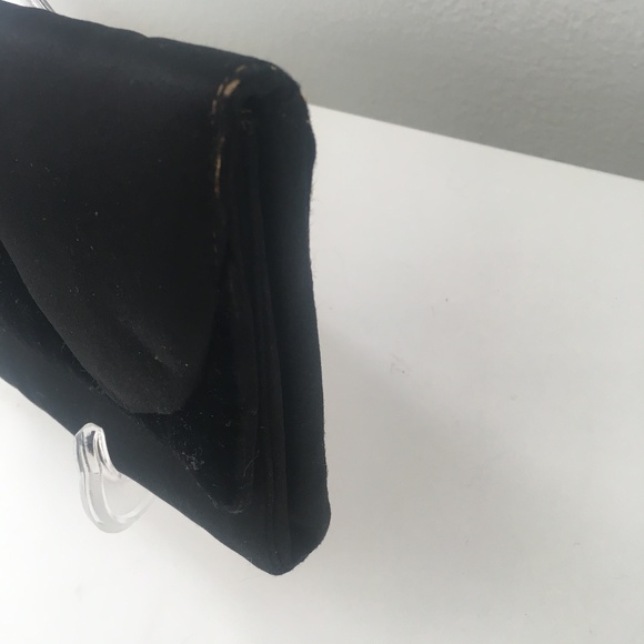 Vintage 1960's Gucci satin & velvet clutch - Picture 2 of 8